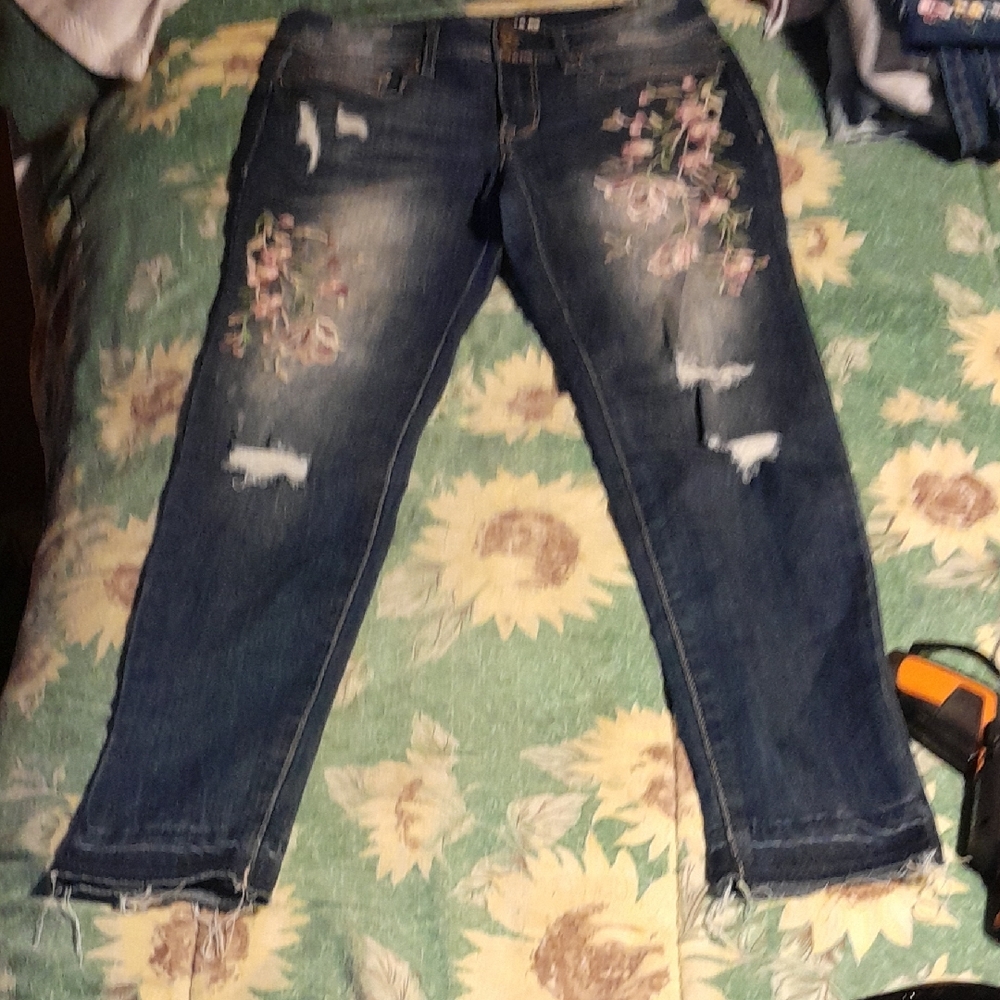 Floral Embroidered Women's Jeans